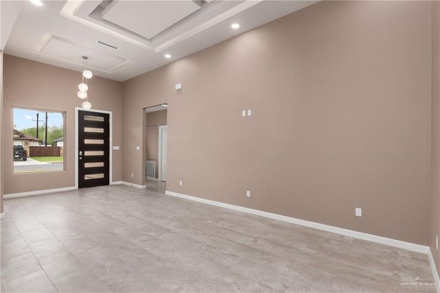 5928 N Playa Del Sol Street, Edinburg, TX 78542