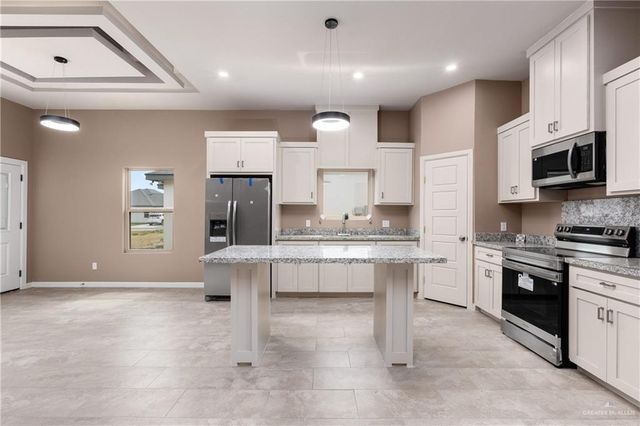 5928 N Playa Del Sol Street, Edinburg, TX 78542