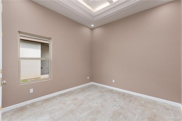 5928 N Playa Del Sol Street, Edinburg, TX 78542