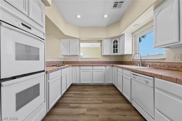 875 East Cave Avenue, Overton, NV 89040