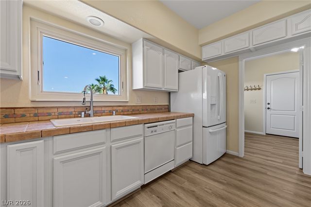 875 East Cave Avenue, Overton, NV 89040