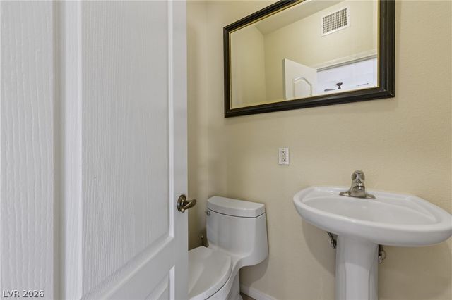 875 East Cave Avenue, Overton, NV 89040