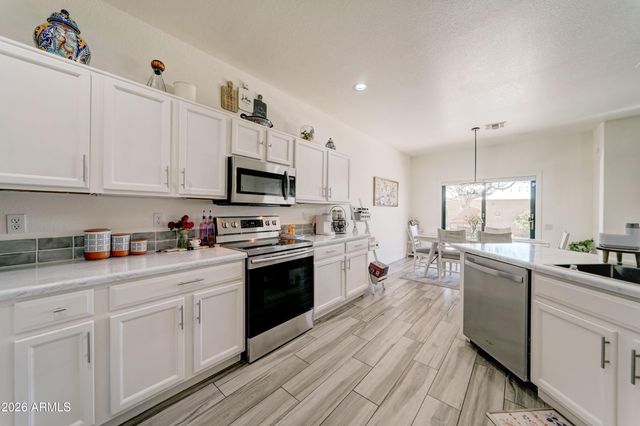 10809 E BOSTON Street, Apache Junction, AZ 85120