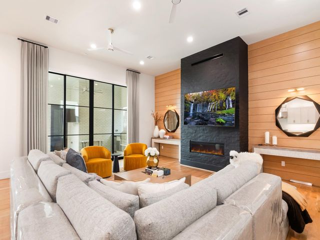 4024 Chatham Lane, Houston, TX 77027