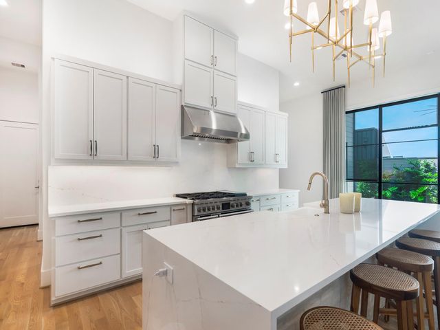 4024 Chatham Lane, Houston, TX 77027