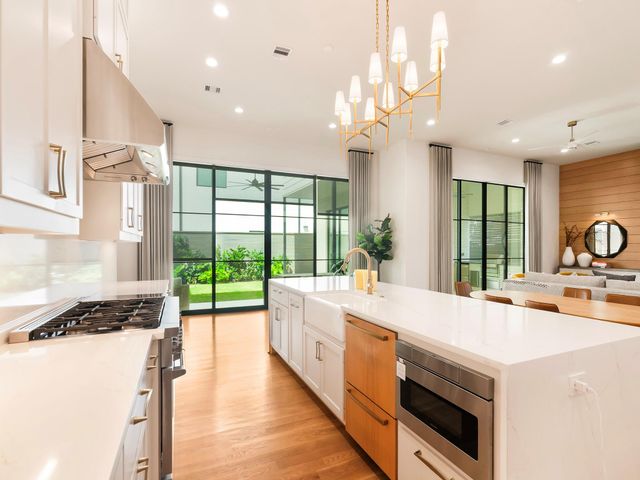 4024 Chatham Lane, Houston, TX 77027