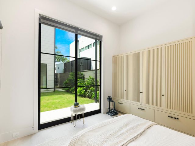 4024 Chatham Lane, Houston, TX 77027