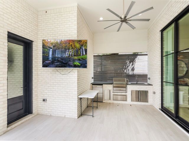 4024 Chatham Lane, Houston, TX 77027