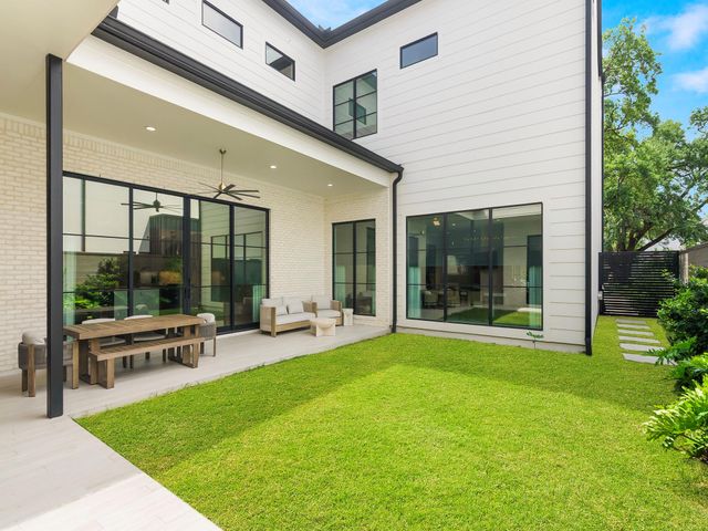 4024 Chatham Lane, Houston, TX 77027