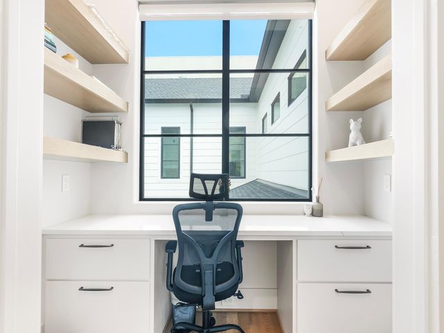 4024 Chatham Lane, Houston, TX 77027