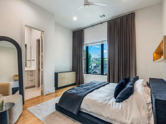 4024 Chatham Lane, Houston, TX 77027