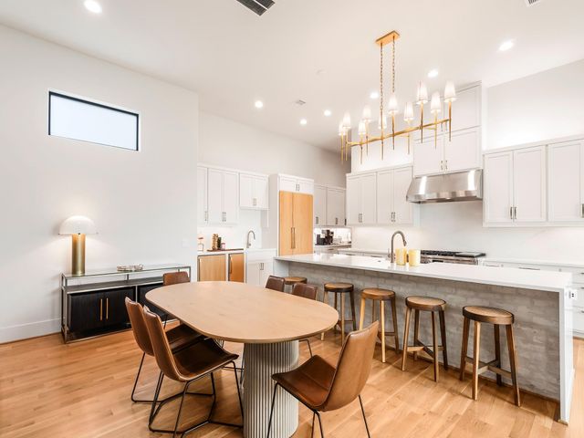 4024 Chatham Lane, Houston, TX 77027