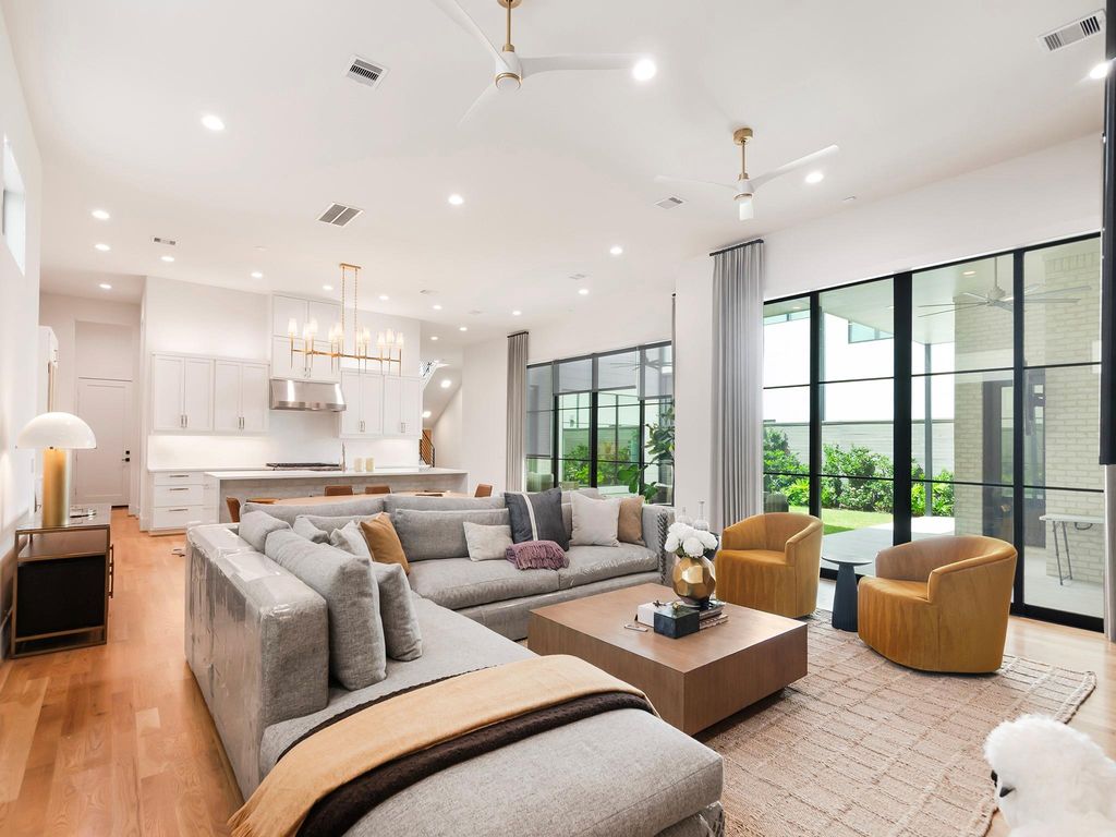 4024 Chatham Lane, Houston, TX 77027