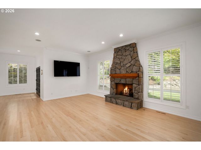 9149 Nw MCKENNA Dr, Portland, OR 97229