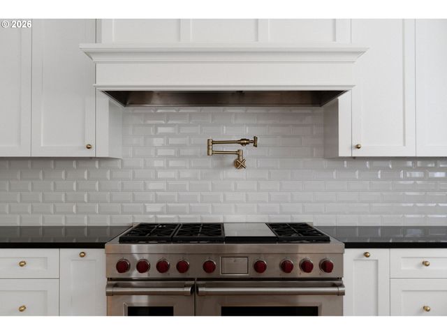 9149 Nw MCKENNA Dr, Portland, OR 97229