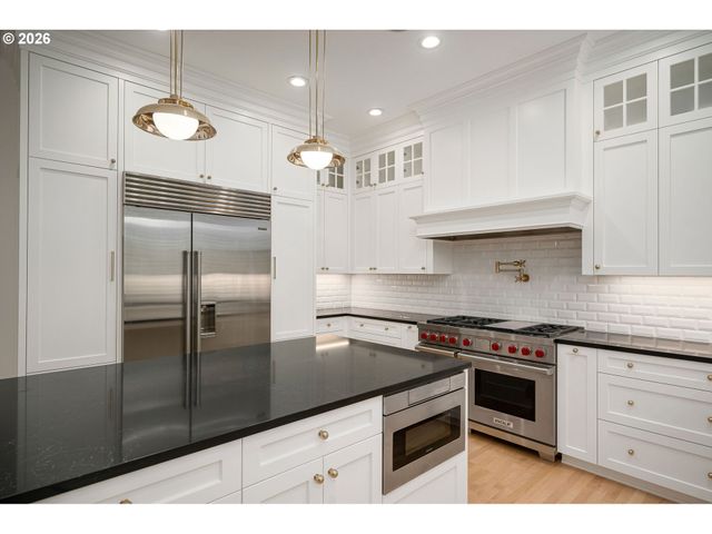 9149 Nw MCKENNA Dr, Portland, OR 97229