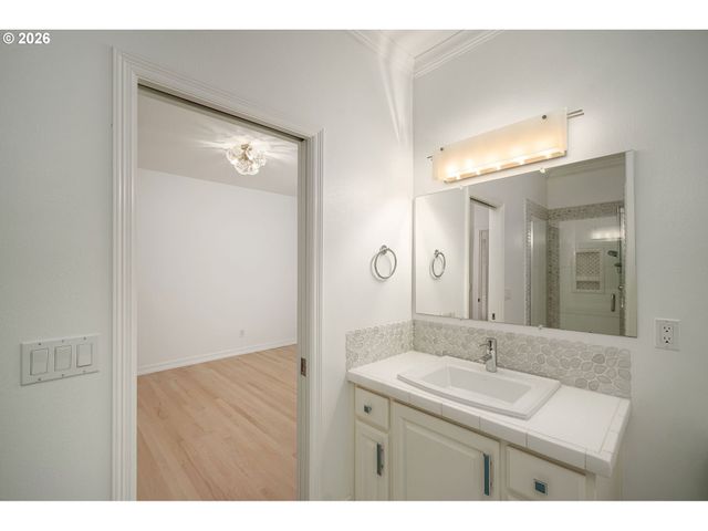 9149 Nw MCKENNA Dr, Portland, OR 97229
