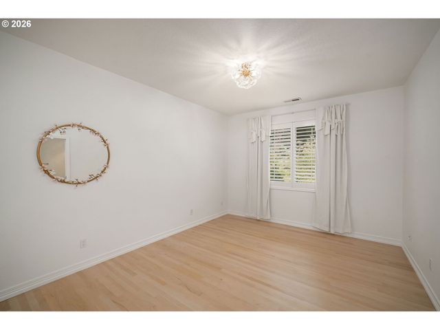 9149 Nw MCKENNA Dr, Portland, OR 97229