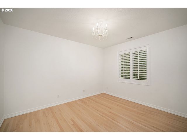 9149 Nw MCKENNA Dr, Portland, OR 97229