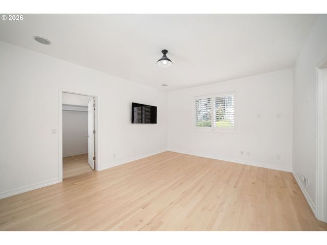9149 Nw MCKENNA Dr, Portland, OR 97229