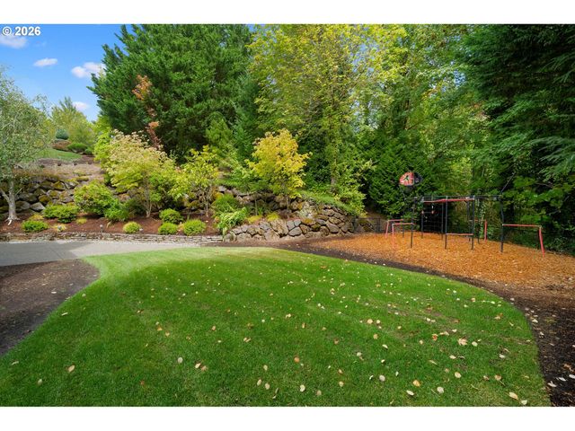 9149 Nw MCKENNA Dr, Portland, OR 97229