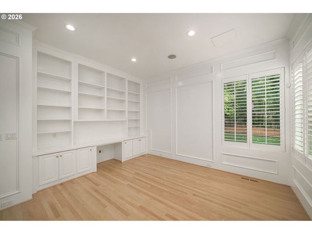 9149 Nw MCKENNA Dr, Portland, OR 97229