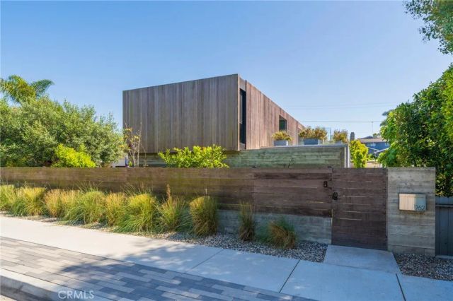 762 Rosecrans, Manhattan Beach, CA 90266