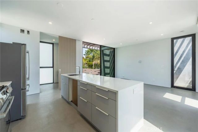 762 Rosecrans, Manhattan Beach, CA 90266