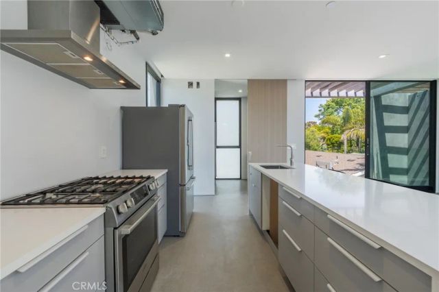 762 Rosecrans, Manhattan Beach, CA 90266