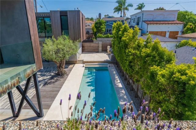 762 Rosecrans, Manhattan Beach, CA 90266