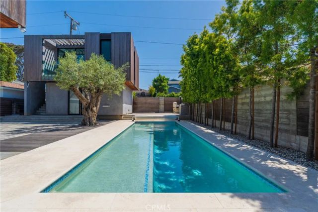 762 Rosecrans, Manhattan Beach, CA 90266
