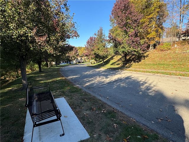 1143 Links Way, West Deer, PA 15044