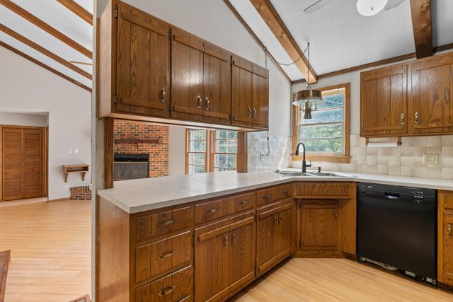 3609 E Countryside Plz, Wichita, KS 67218