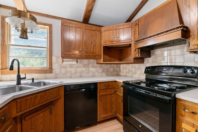 3609 E Countryside Plz, Wichita, KS 67218
