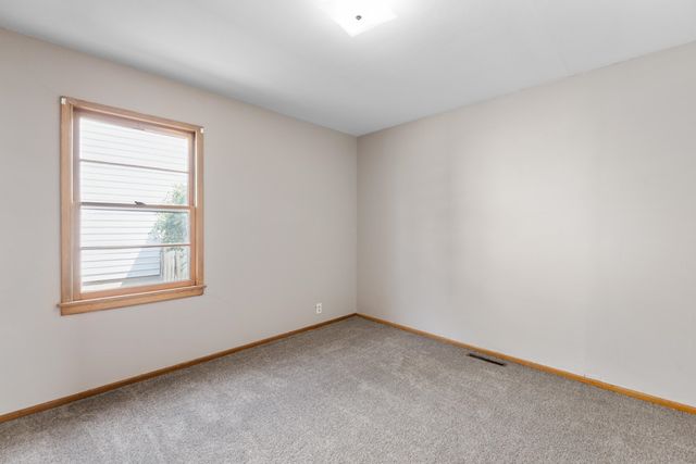 3609 E Countryside Plz, Wichita, KS 67218