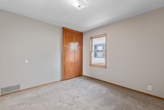 3609 E Countryside Plz, Wichita, KS 67218