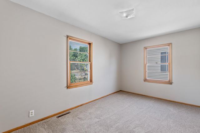 3609 E Countryside Plz, Wichita, KS 67218
