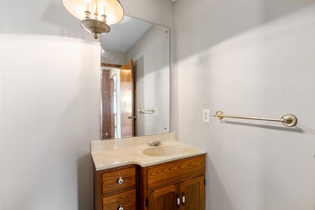 3609 E Countryside Plz, Wichita, KS 67218
