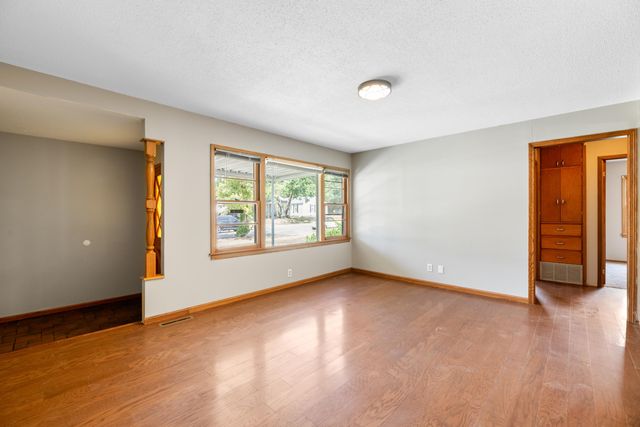 3609 E Countryside Plz, Wichita, KS 67218