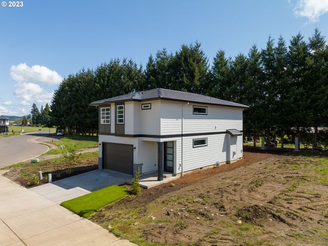 336 SUNDAY Dr, Creswell, OR 97426