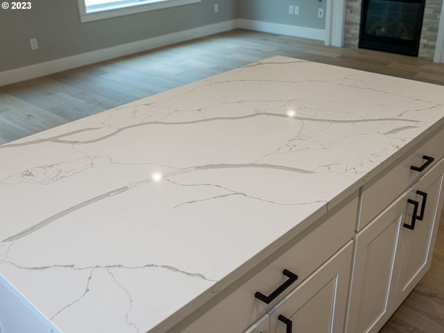 336 SUNDAY Dr, Creswell, OR 97426