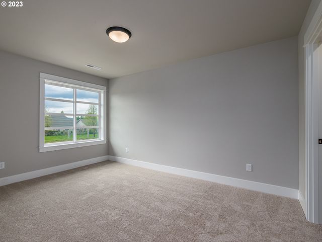 336 SUNDAY Dr, Creswell, OR 97426