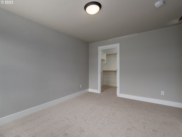 336 SUNDAY Dr, Creswell, OR 97426