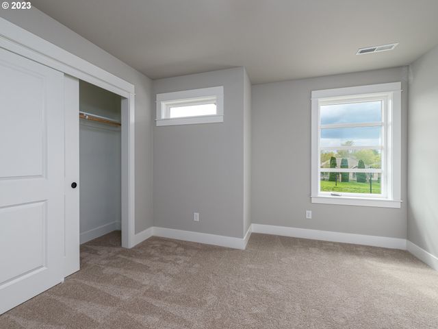 336 SUNDAY Dr, Creswell, OR 97426