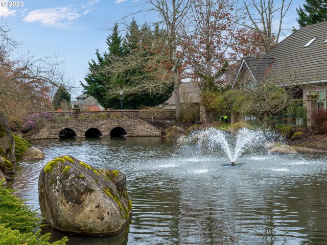 336 SUNDAY Dr, Creswell, OR 97426