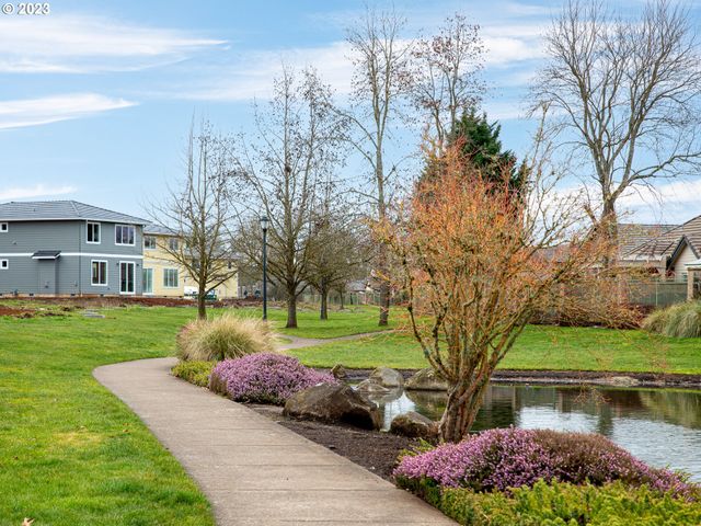 336 SUNDAY Dr, Creswell, OR 97426