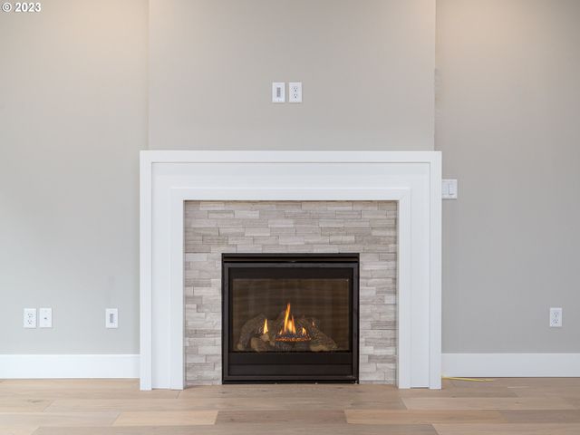 336 SUNDAY Dr, Creswell, OR 97426