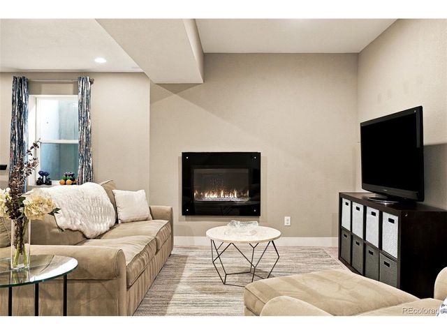 5047 Akron St, Denver, CO 80238