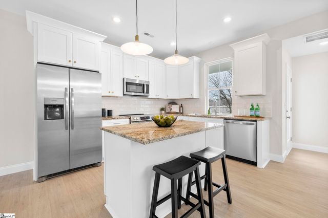 910 Alexander Road, Taylors, SC 29687