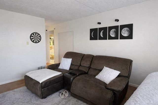 200 Swanton St 704, Winchester, MA 01890